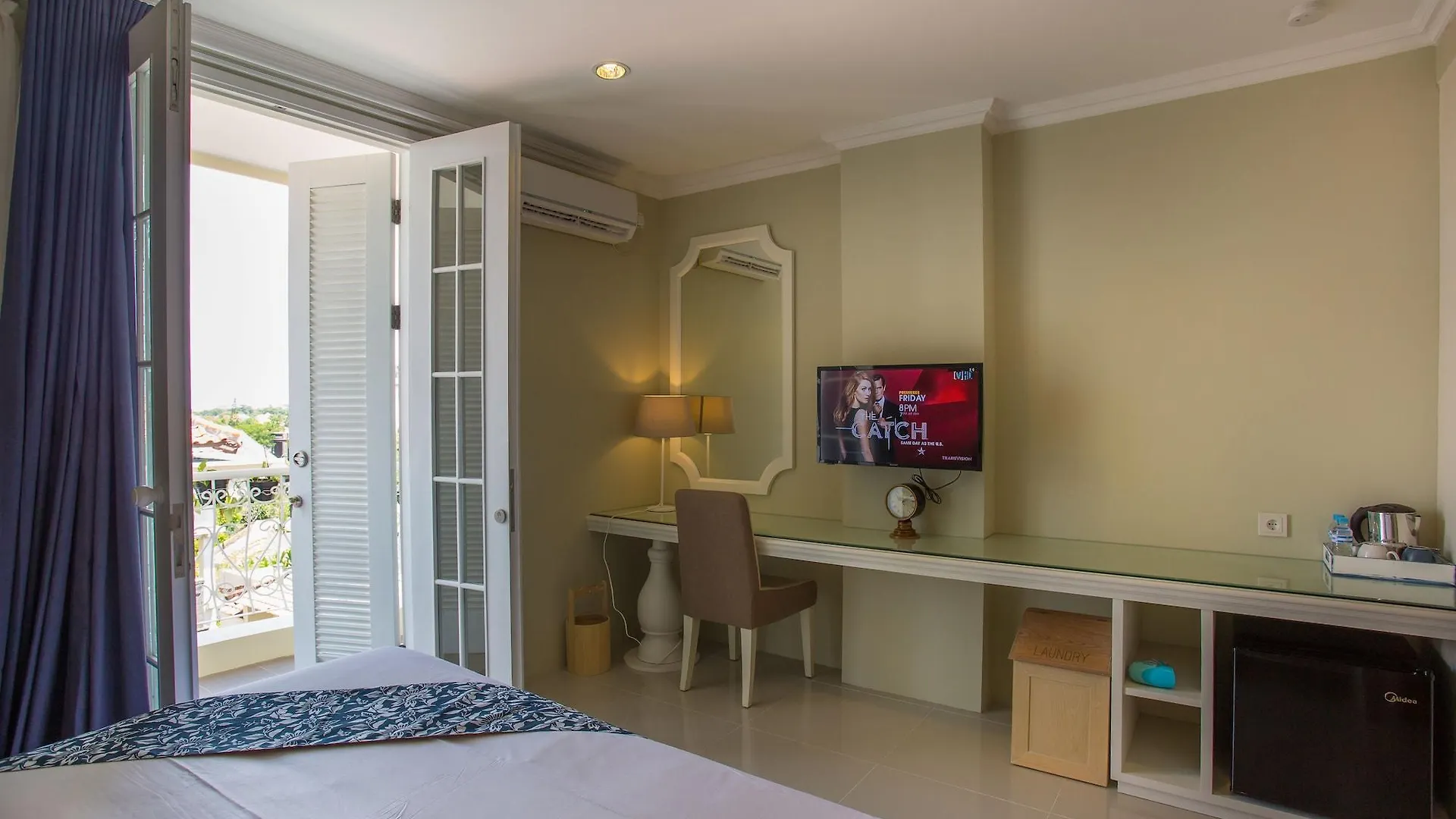 Amalfi Hotel Seminyak 3*, Семиньяк Индонезия