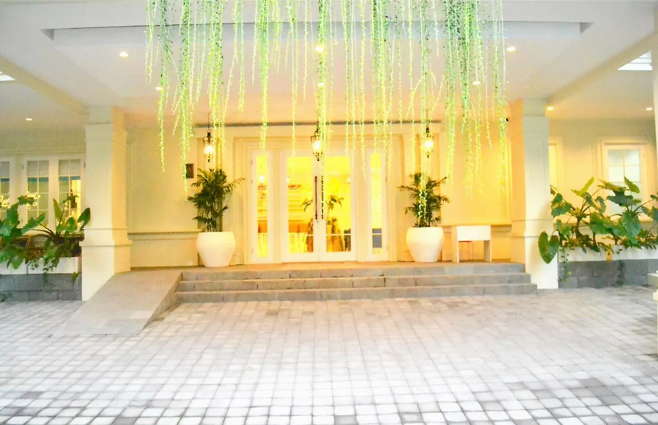 ***  Amalfi Hotel Seminyak Индонезия
